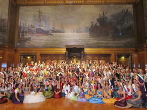 Gruppenfoto im Hamburger Rathaus