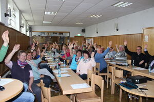 Wer ist dafür? Ich, ich, ich, ich...