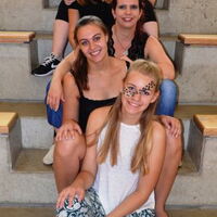 Alle Trainerinnen der Jazzabteilung (von u. nach o.): Laura Neumann, Louisa Janz, Tanja Knöß, Jana Dilling, Nina Senßfelder, Sinja May, Sanna Rahmann, Isa Lehmkuhl, Nadine Ruhland, Lynn Knöß und Leonie Funk