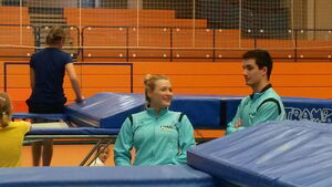 Laura und Tim beim Aufwärmen-Schwätzchen