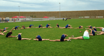 gemeinsames Aufwärmen am Sonntagmorgen