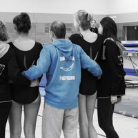 Fabi stellt sich in Niedernhausen zum Foto mit den Fans