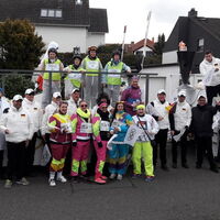 Die Handballer mit ihrem tollen Motivwagen